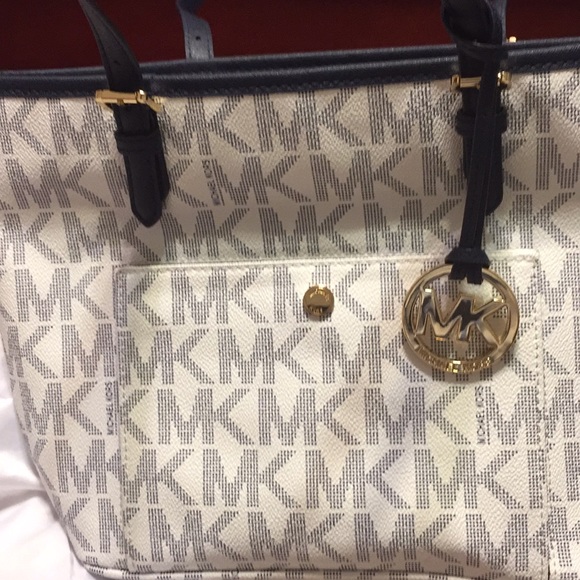 SOLD - Michael Kors Navy/White purse - Picture 5 of 7